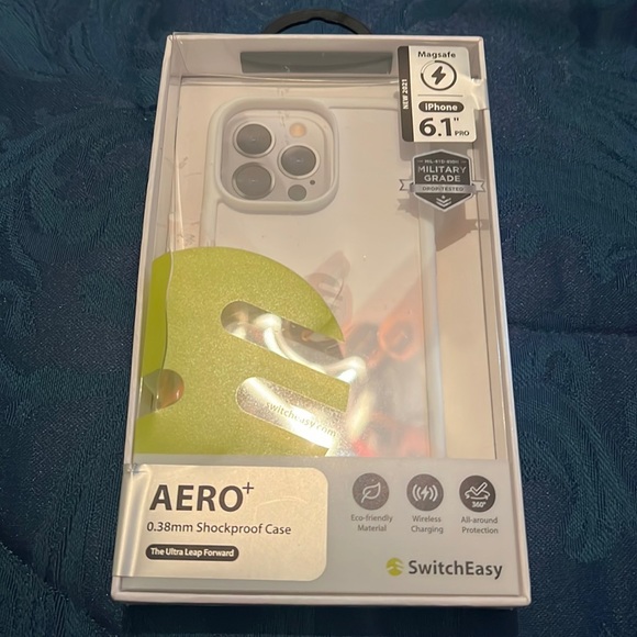 AERO+ Ultra-Light Shockproof Case iPhone 13 series - Picture 1 of 4